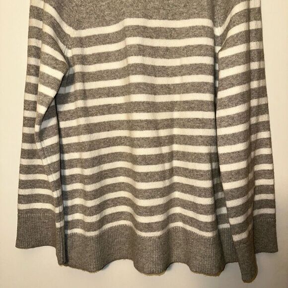 Charter Club Gray White Stripe Back Pleat Sweater Medium NWT - Picture 2 of 14